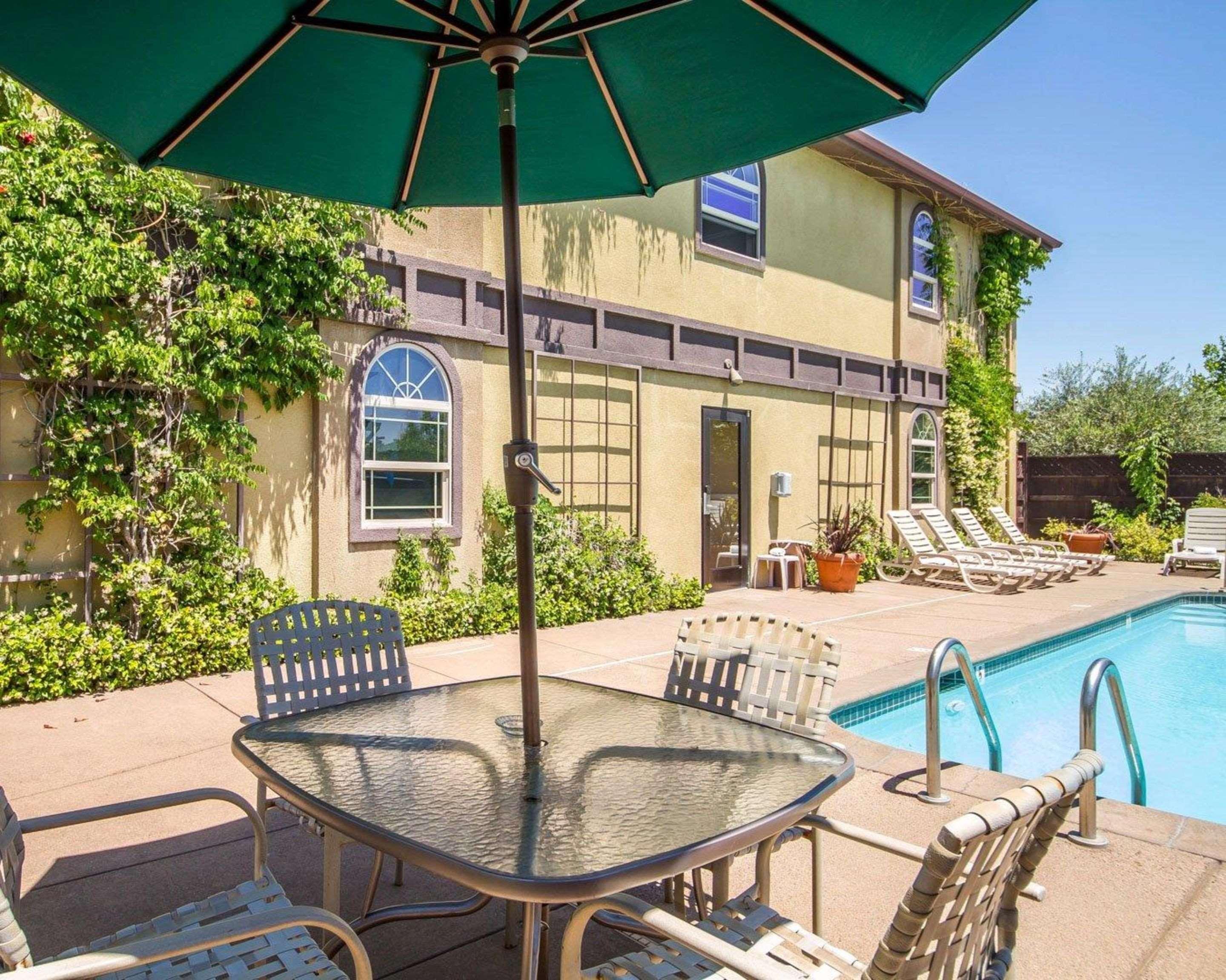 Comfort Inn & Suites Ukiah Mendocino County Luaran gambar